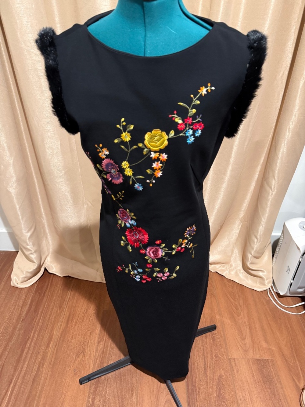 Ermanno Scervino Black Floral Embroidered Dress Fur Trim